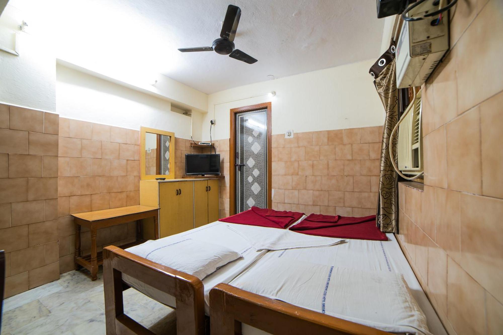 Hotel O Sree Radha Lodge Near Snow World Secundurabad Exterior foto