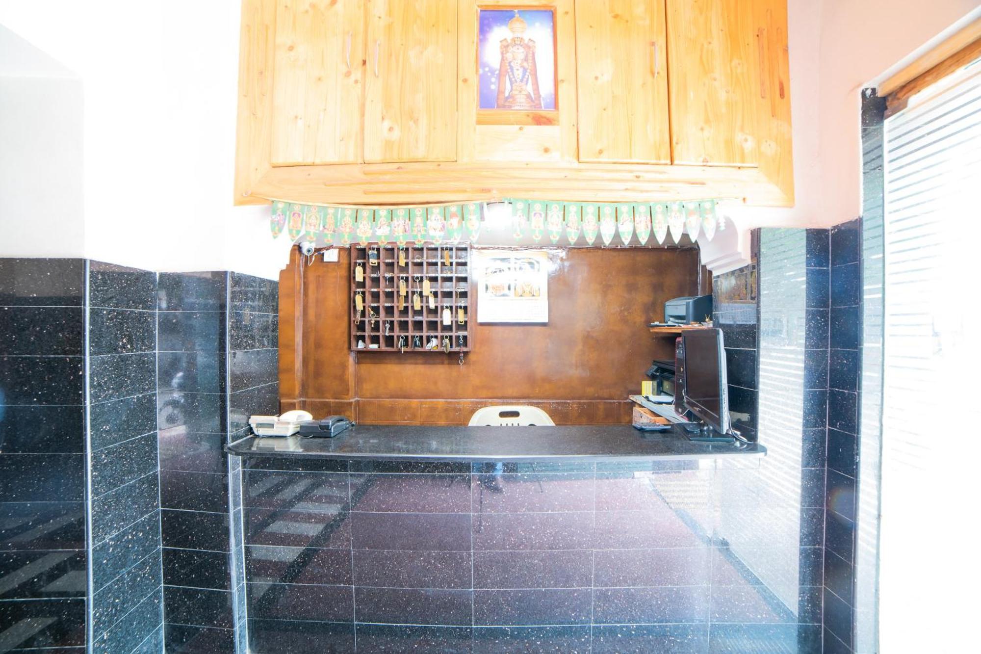 Hotel O Sree Radha Lodge Near Snow World Secundurabad Exterior foto